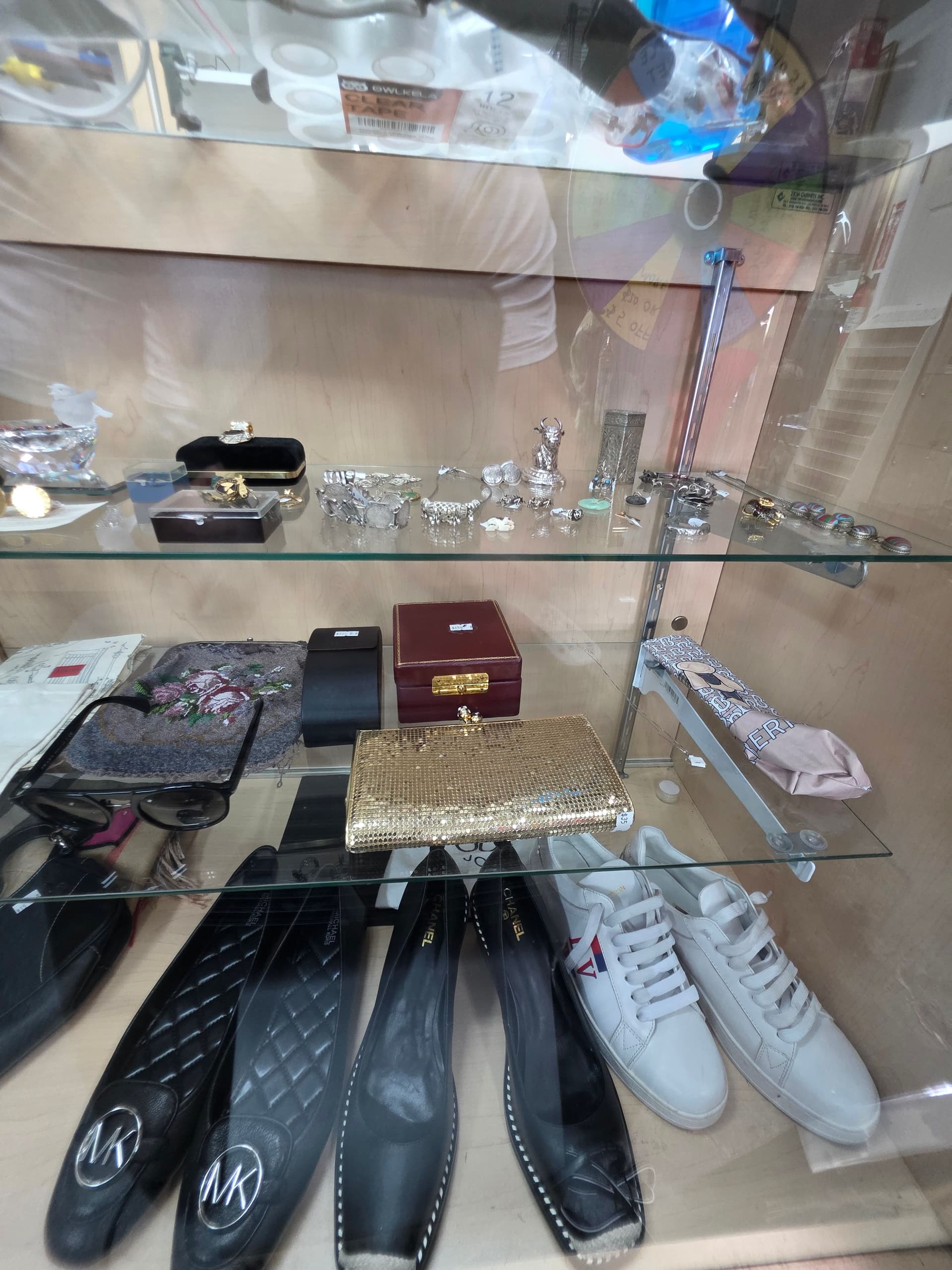 Showcasing Vintage Jewelry Treasures image