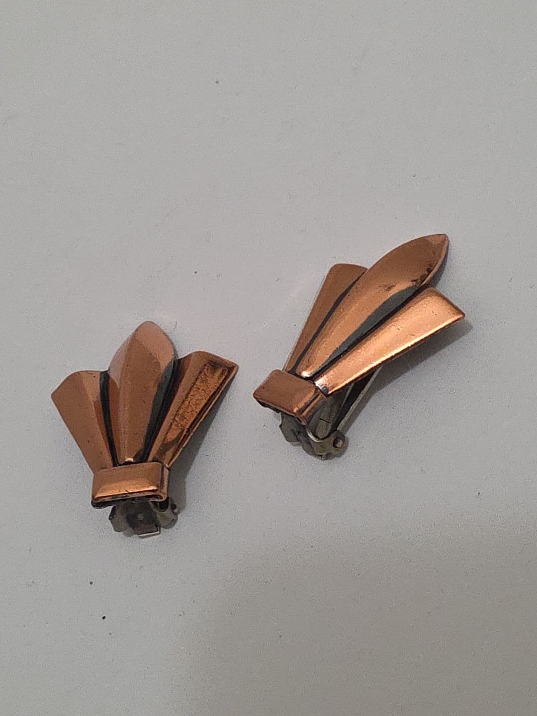 Gallery photos for Showcasing Vintage Jewelry Treasures: Image #6