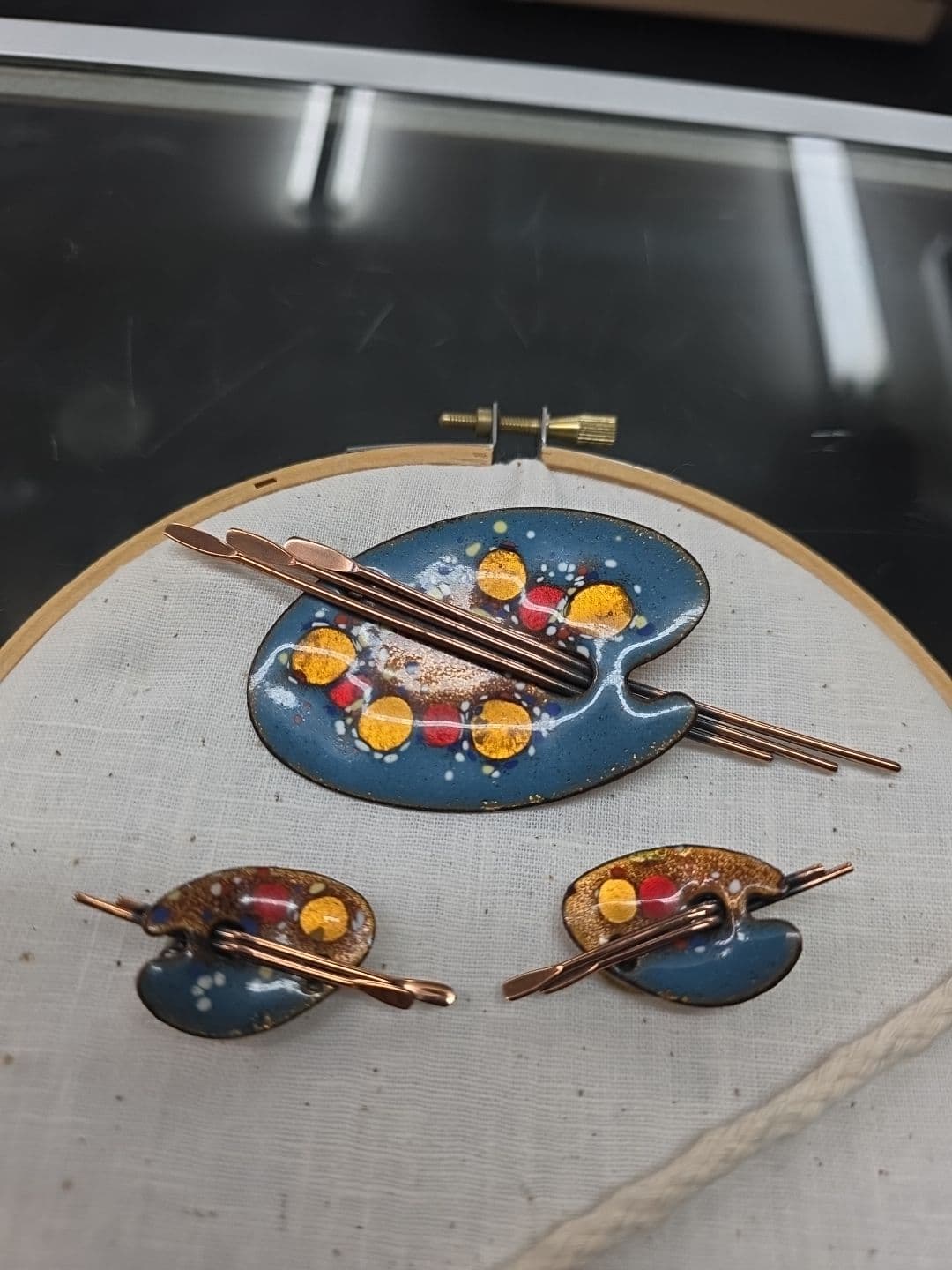 Gallery photos for Showcasing Vintage Jewelry Treasures: Image #3
