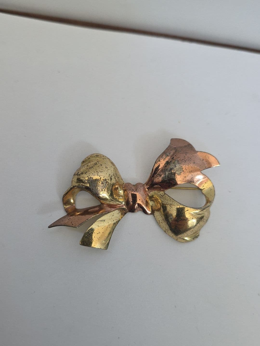 Gallery photos for Showcasing Vintage Jewelry Treasures: Image #9