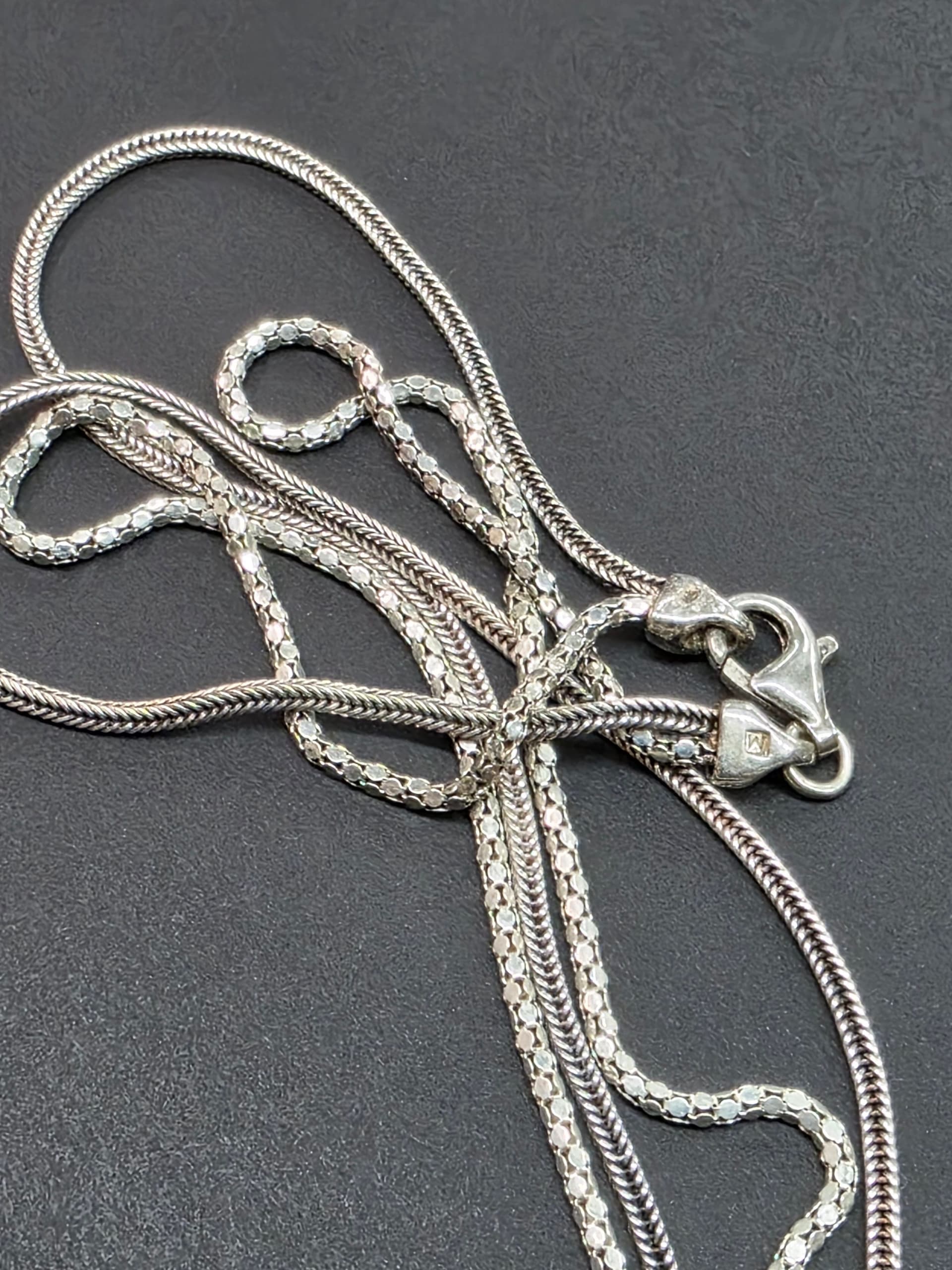 Gallery photos for Showcasing Vintage Jewelry Treasures: Image #14