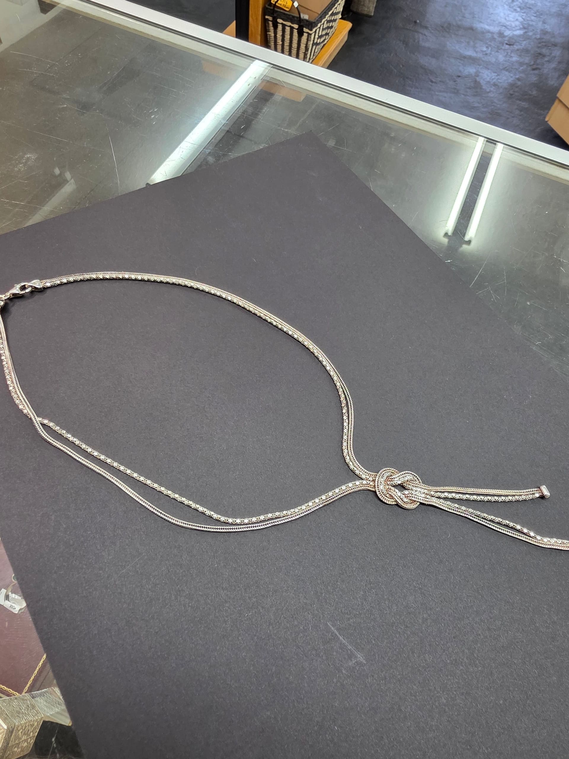 Gallery photos for Showcasing Vintage Jewelry Treasures: Image #27