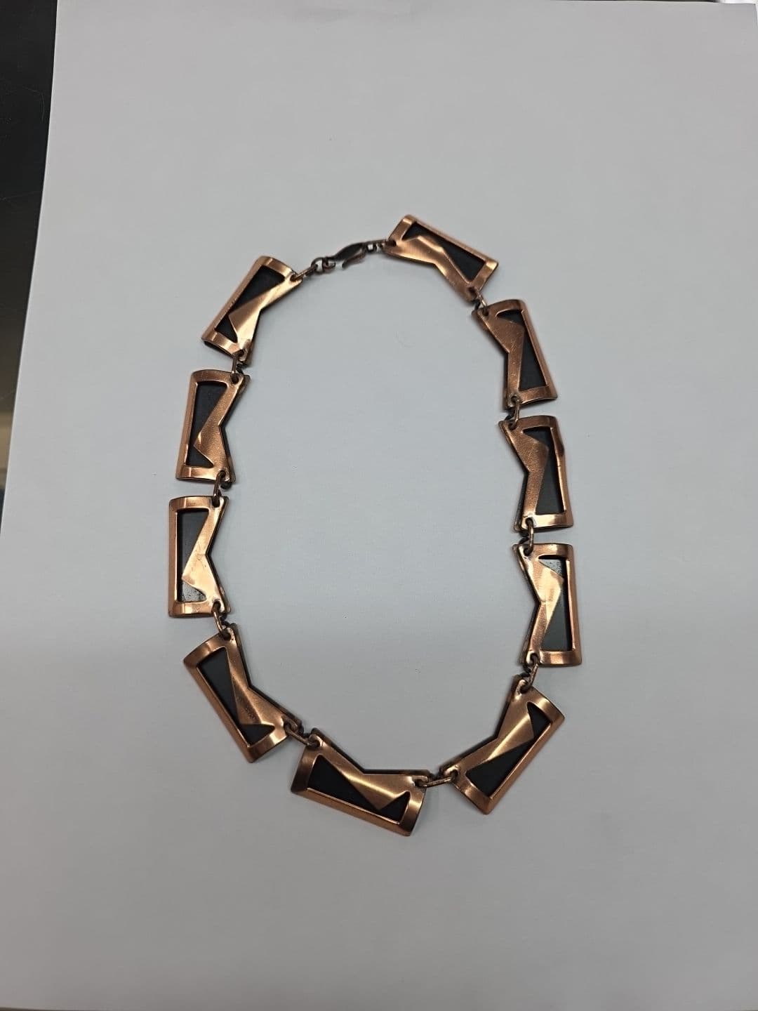 Gallery photos for Showcasing Vintage Jewelry Treasures: Image #22