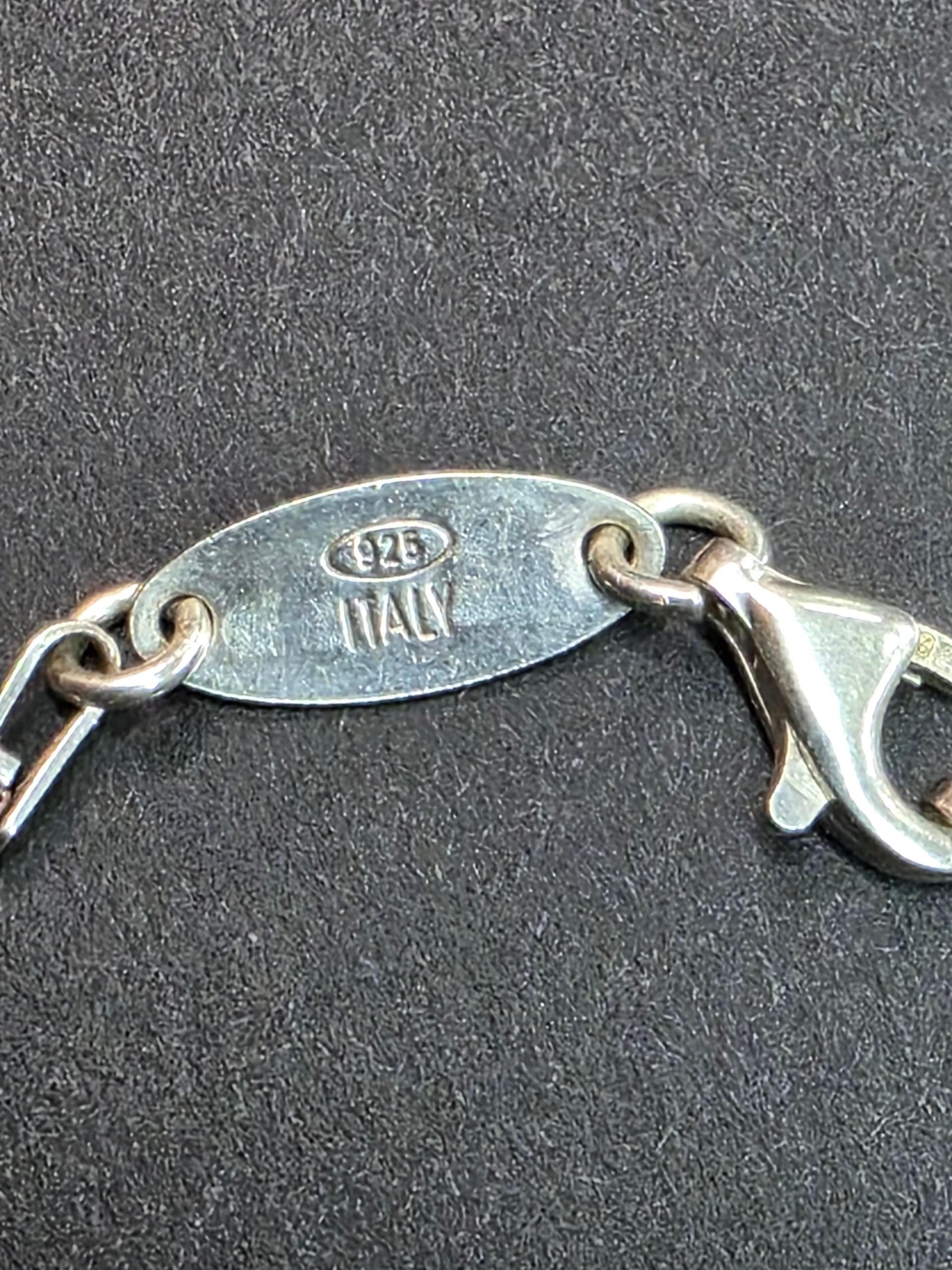 Gallery photos for Showcasing Vintage Jewelry Treasures: Image #20