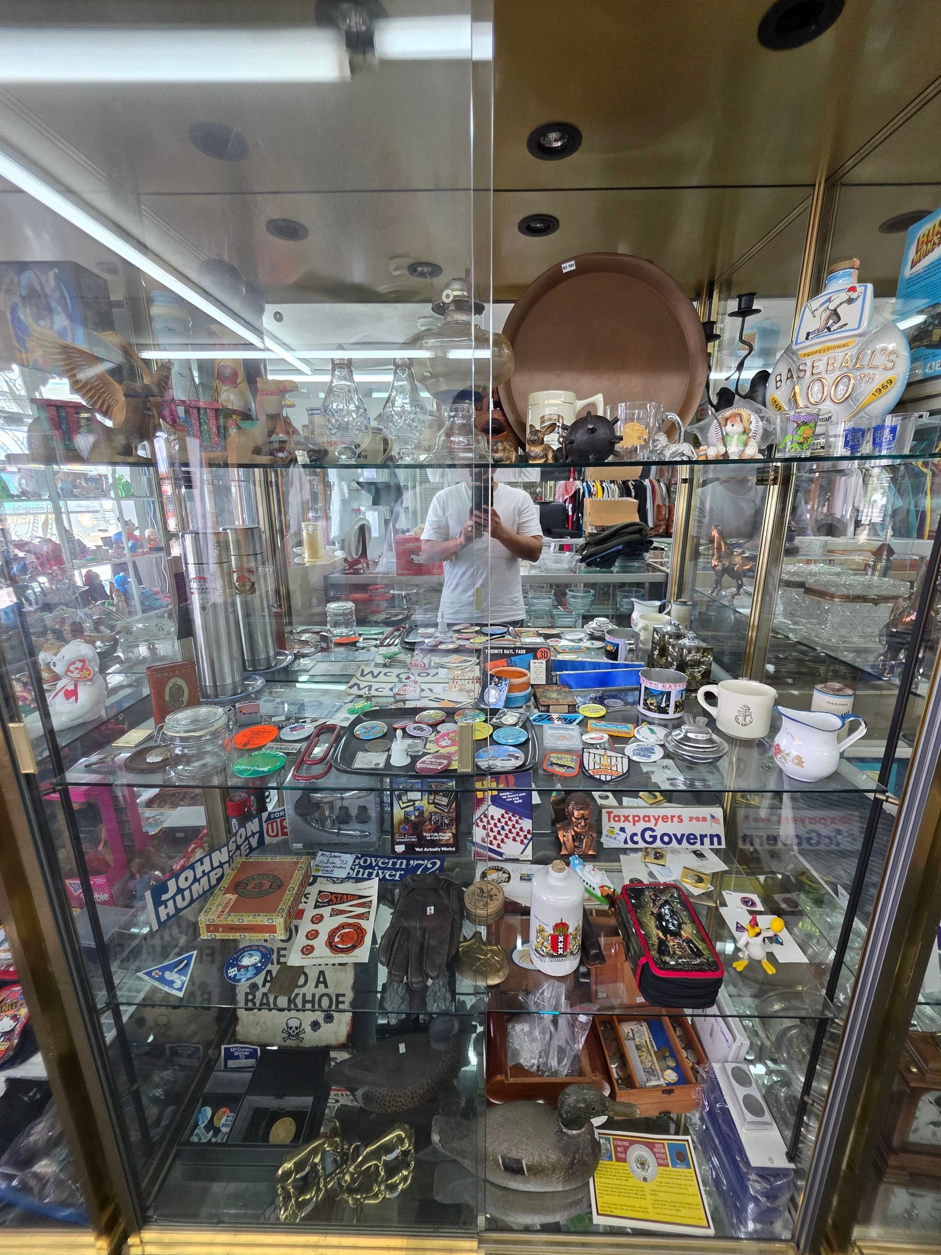 Gallery photos for Vintage Home Décor Treasures at Diaz Antiques & More in Morgan Hill: Image #16