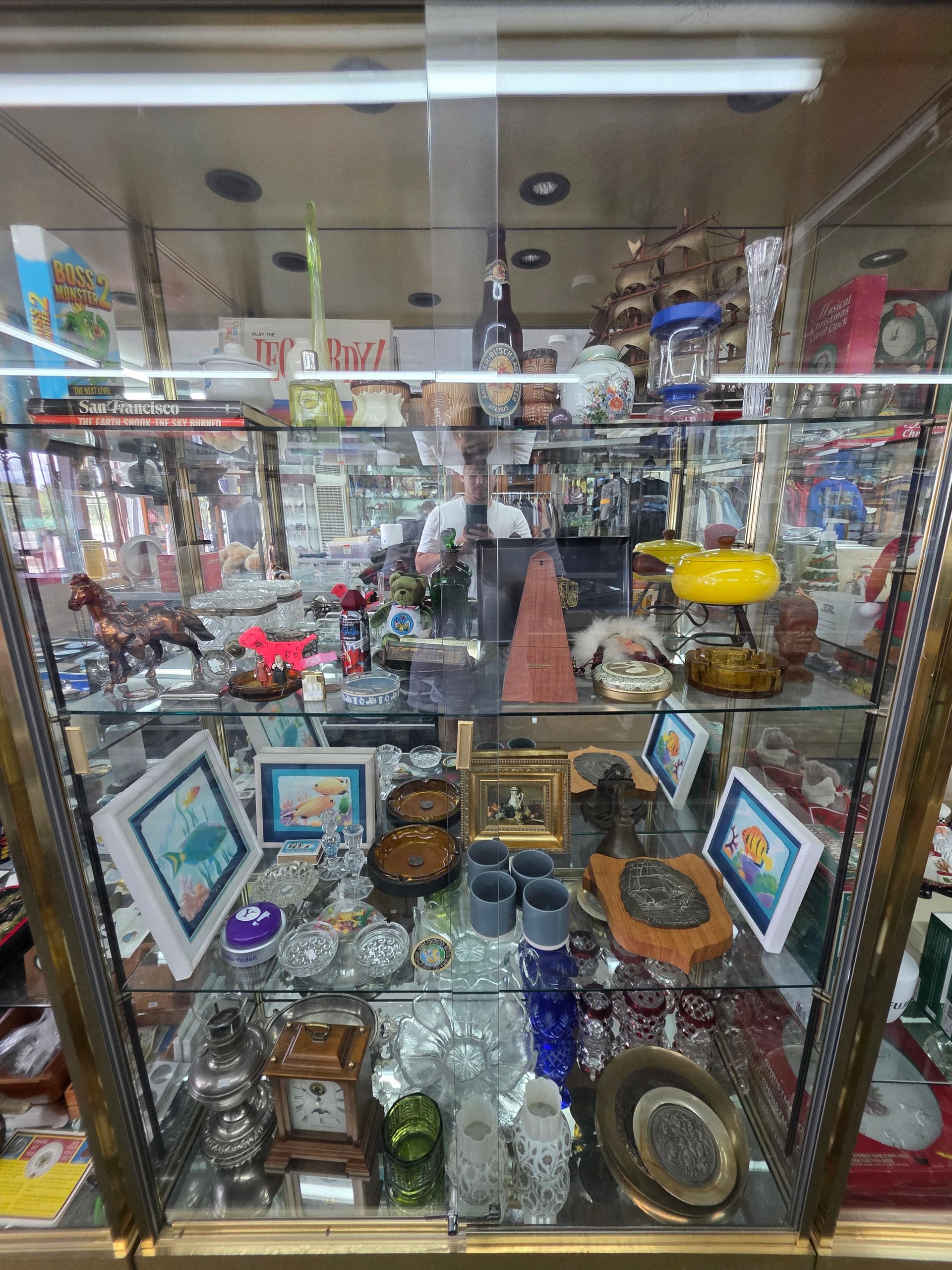 Gallery photos for Vintage Home Décor Treasures at Diaz Antiques & More in Morgan Hill: Image #21
