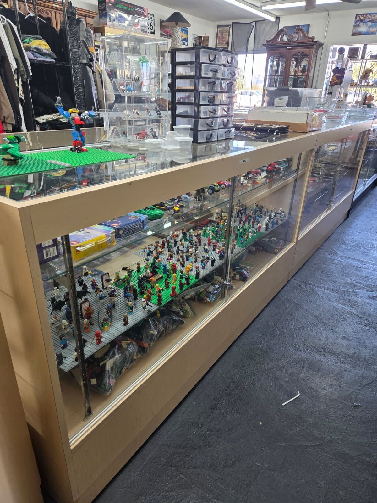 Gallery photos for Discover LEGO Wonders at Diaz Antiques: Image #2
